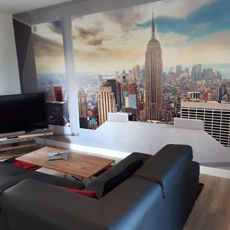 Appartement Renove Le New-York En Centre Ville - Terrasse Et Parking - Non Climatise La Roche-Chalais エクステリア 写真