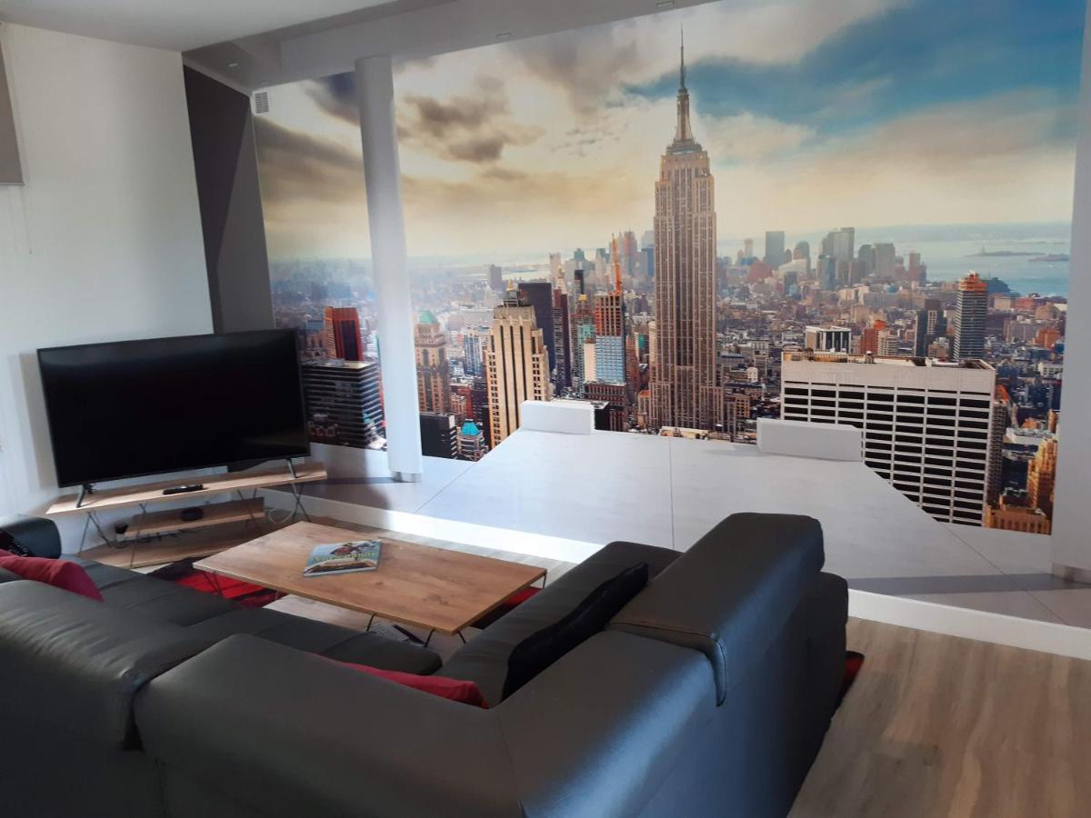 Appartement Renove Le New-York En Centre Ville - Terrasse Et Parking - Non Climatise La Roche-Chalais エクステリア 写真